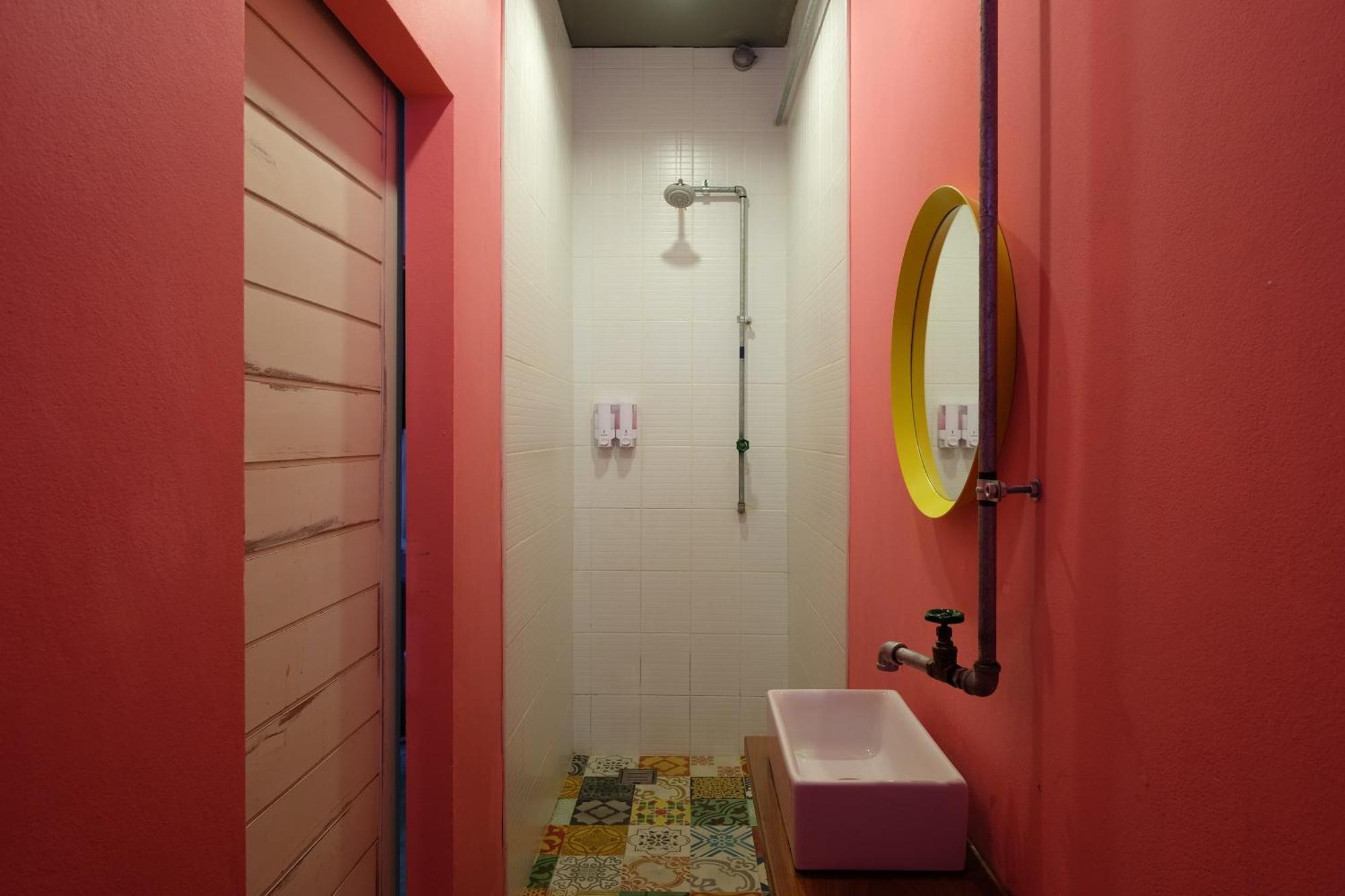 Bloo Hostel Phuket Exterior foto