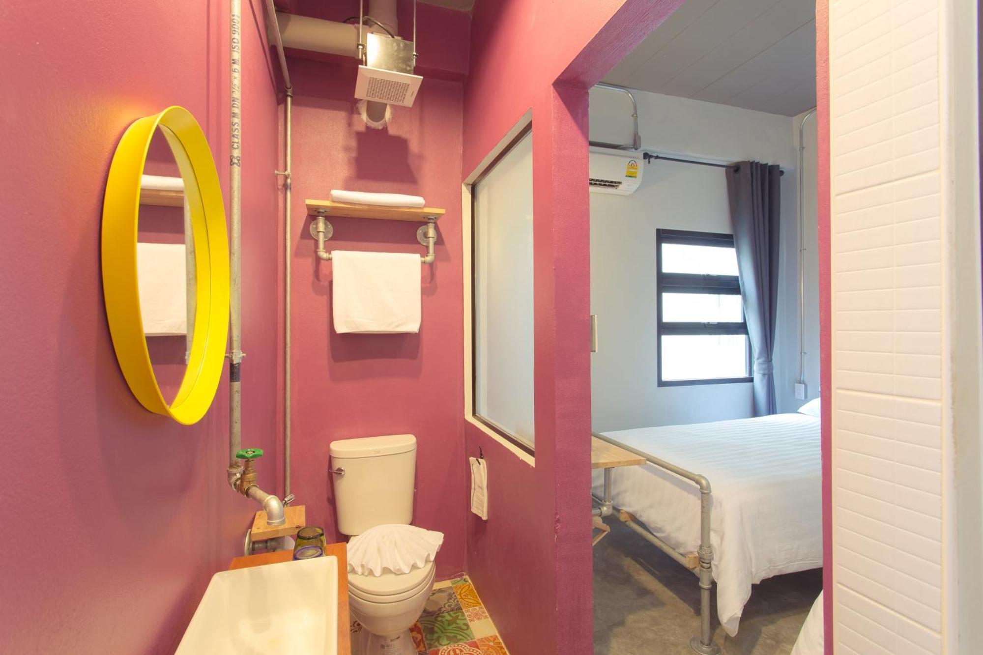Bloo Hostel Phuket Exterior foto