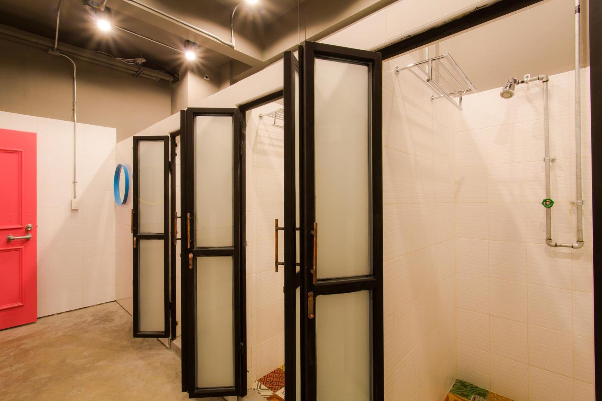 Bloo Hostel Phuket Exterior foto
